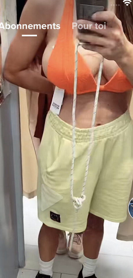 Laura Petard modèle gratuit photos