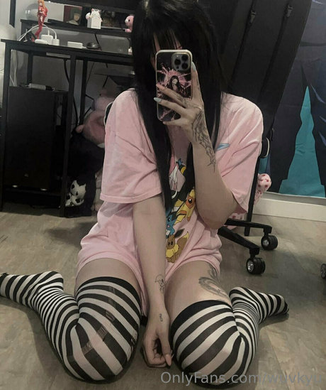 wuvkyu actrice libre galerie