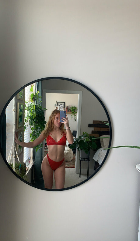 lila davis star exclusive photos