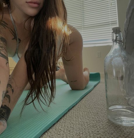 Heidikinnns modèle gratuit des photos