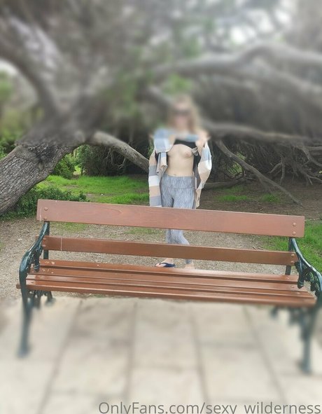 pom-pom girl asiatique onlyfans sexe érotique images