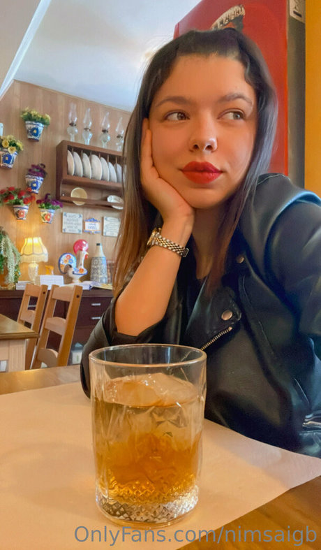 blonde aux gros seins onlyfans meilleure exclusivité images