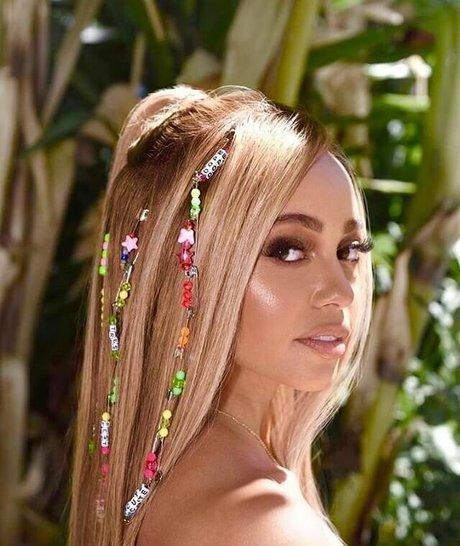 Vanessa Morgan modèle hd des photos