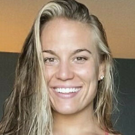 Michelle Basnett modèles nus galeries