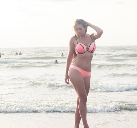 sexe en bikini uniquementfans art meilleur photo