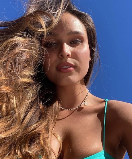 Kiana Stadler actrice érotique photos