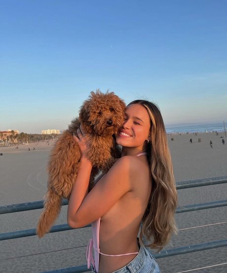 Kiana Stadler modèle de sexe archive