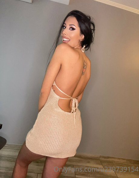 épouse pute onlyfans belle définition image