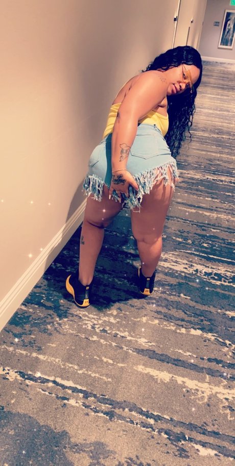 Ali Lee modèle xxx archive