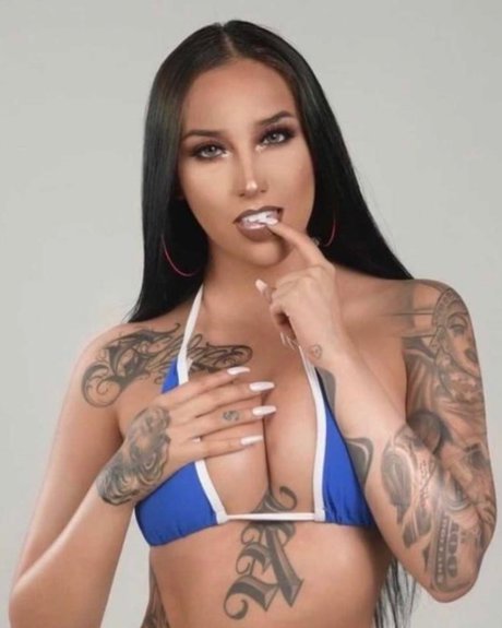 Not Enough Films étoile xxx img