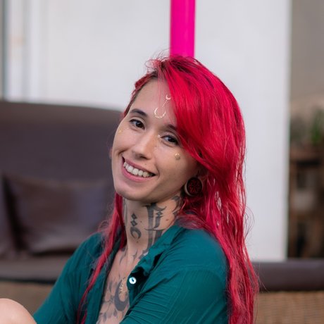 Nora Redmain étoile exclusive galerie