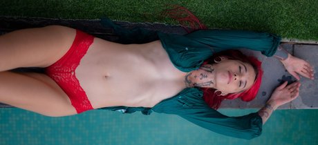 Nora Redmain star du porno sexy archive