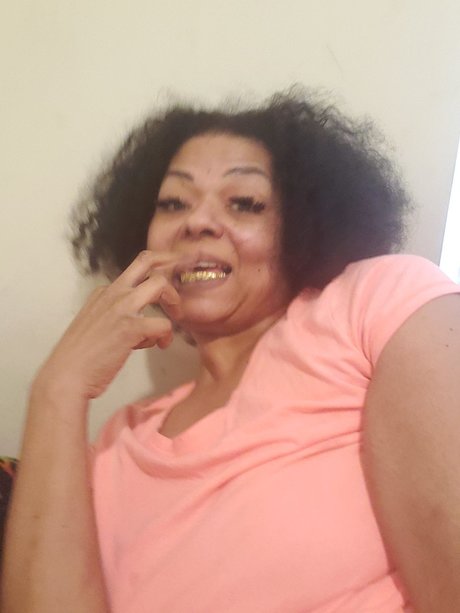 NOLA DA DARLING haut étoile galerie