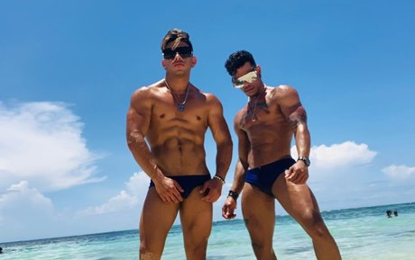 fans asiatiques maigres uniquement bel adulte galeries