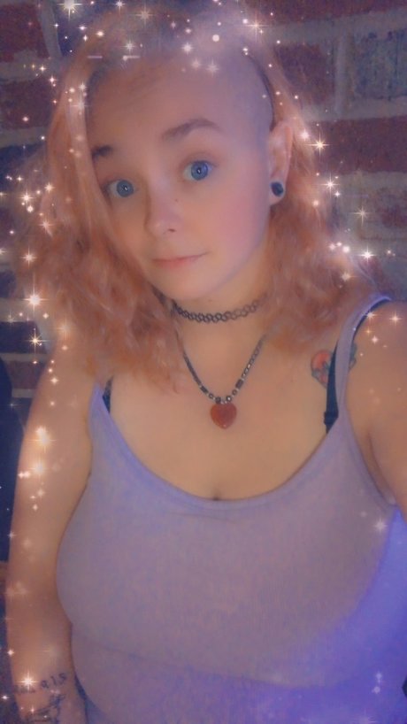 blonde aux gros seins onlyfans hd sympa photo