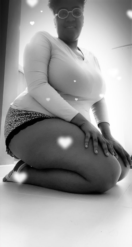 maman latine onlyfans art pornographique image