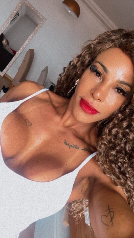 Andreia Santos modèle parfait des photos