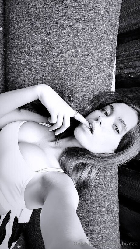 femme nue onlyfans parfait archive