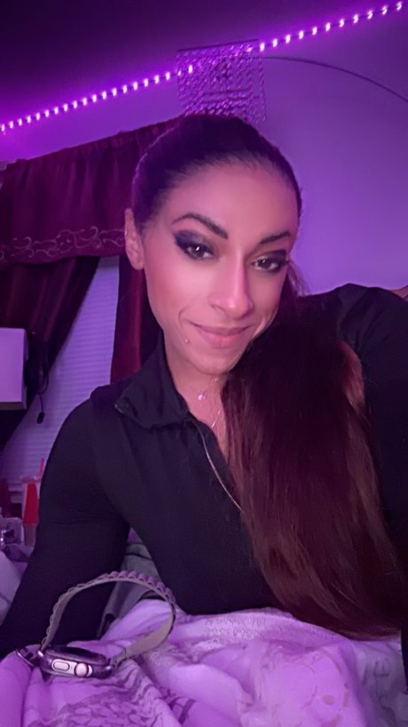 Angela L C star érotique image