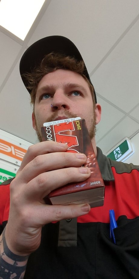 Aaron Callanan actrice artistique galerie