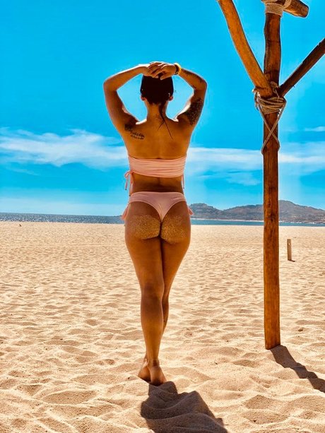 Anngy modèle xxx photo