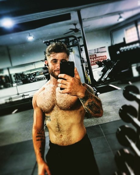 Jake Glory modèle pornographique img