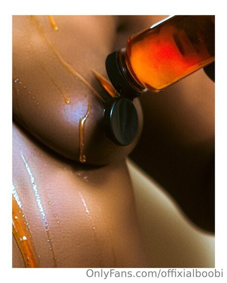 Big Wavy jolie star du porno galerie