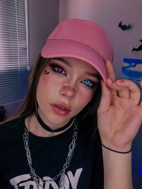 Kate Kuray star du porno gratuite galeries