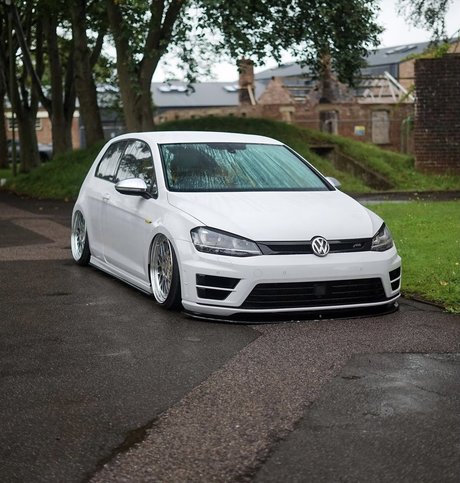 OnlyCarsNoFans modèle photo