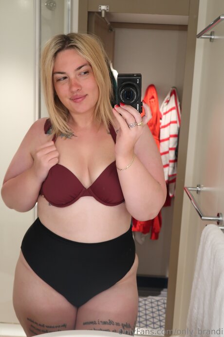 BRITISH BRANDI RAEE_ modèle hd collection