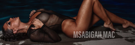 Abigail Mac star du porno adulte des photos