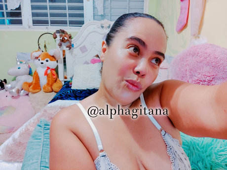 reine de pique onlyfans nu sexy galerie