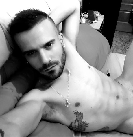 OskiitarWeed star du porno gratuite img