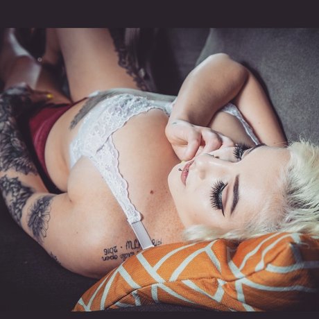 Diana Showgirl jolie star du porno collection