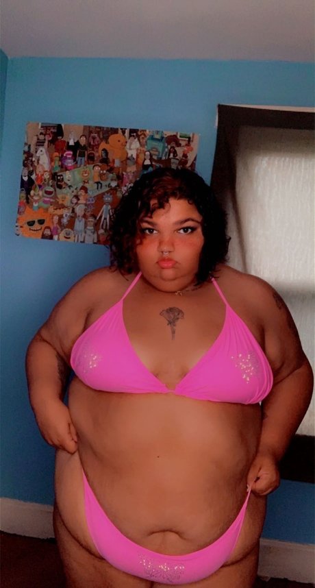 Opal Saiyan top star des photos