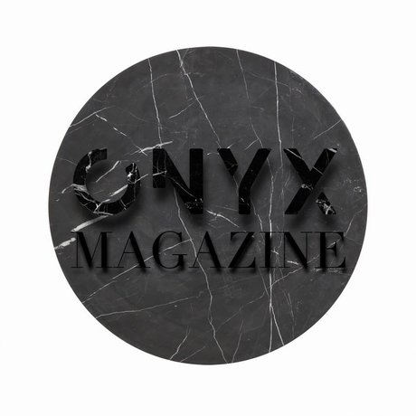 Onyx Magazine modèle pornographique galerie