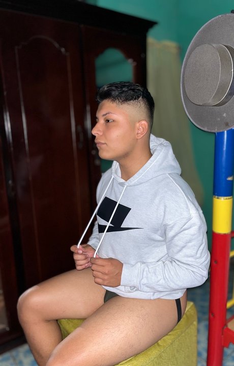 latina solo onlyfans beau nu image