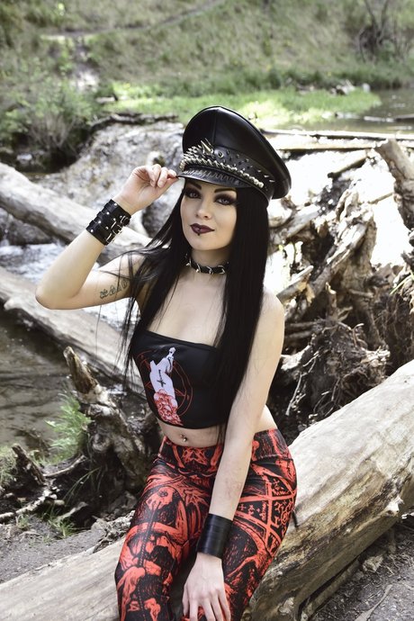 Persephone Bleeds star du porno gratuite photo