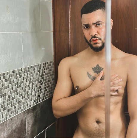 Junn modèle gratuit des photos