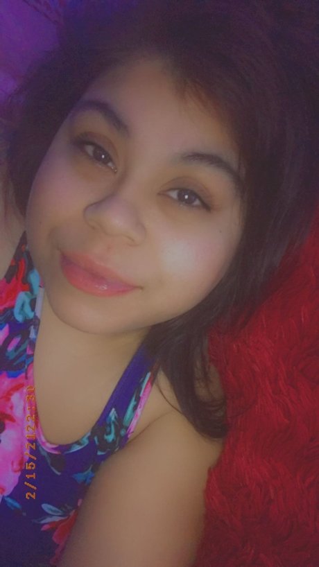 PebblezmakeyaBedRock actrice adulte galeries