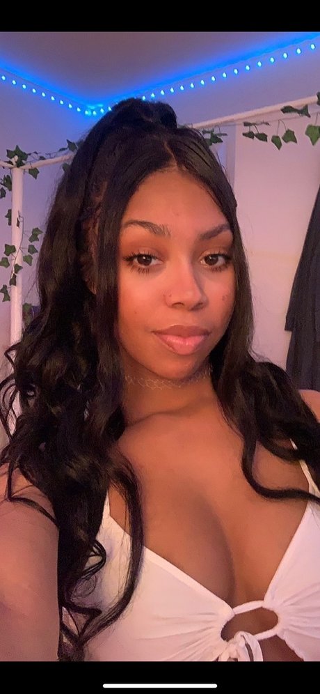 plage seins nus onlyfans haute définition érotique galerie