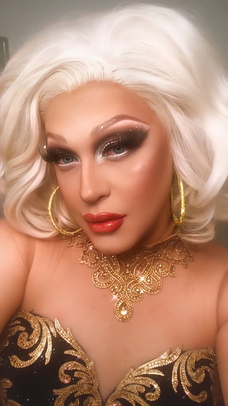 visage blond uniquementfans très chaud photo