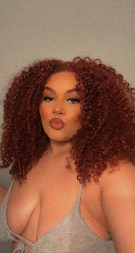 visage blond uniquementfans sympa parfait archive