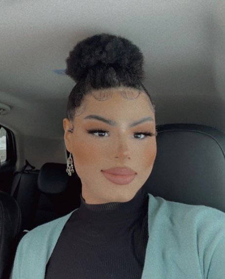 Andrea FREE star du porno gratuit photos