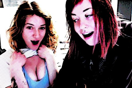 Peyton and Ambrosia étoile nue photos