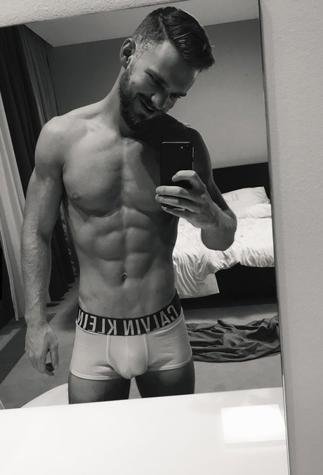 rousse aux gros seins onlyfans xxx érotique des photos