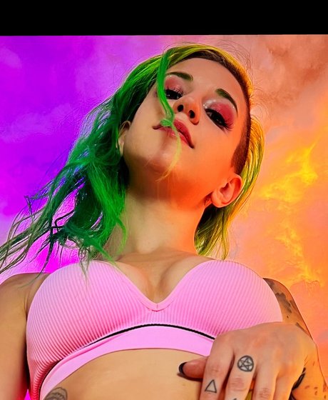 Violet Bombs jolie star du porno photos