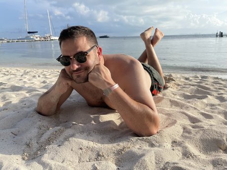 NickyNips modèle joli img