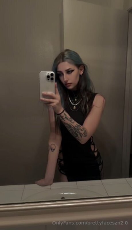 PrettyFaceSzn Naomi Nash actrice des photos