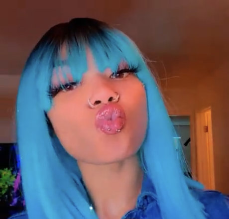 Pretty Facee_ modèle chaud img